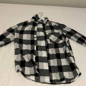 This is a US size 16 kids black and white flannel, and it is pretty comfortable.
